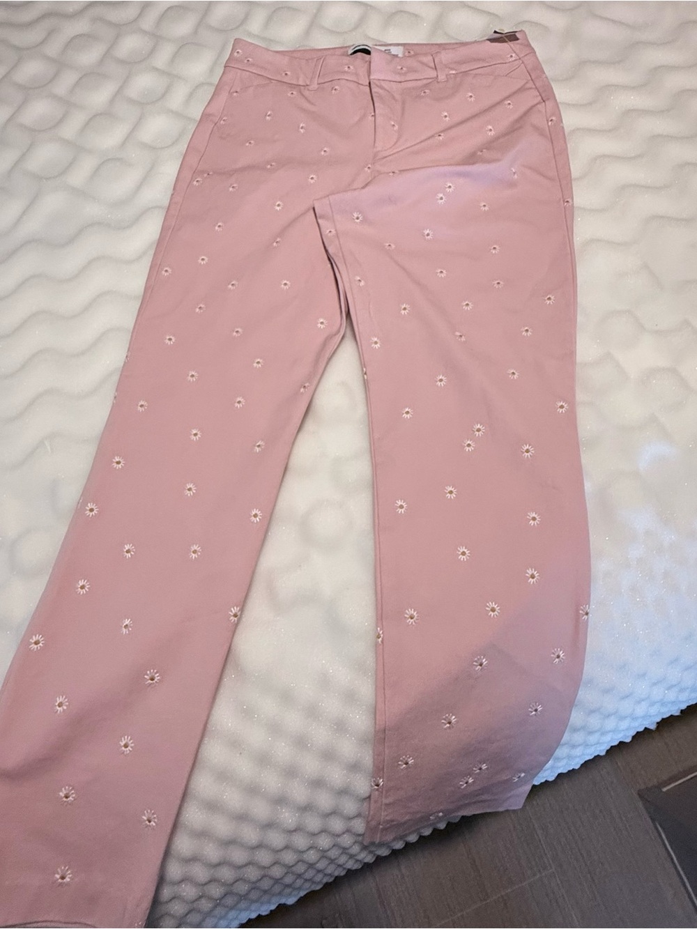 Old Navy Pink Cropped Jeans with White Daisy Embroidery Pixie